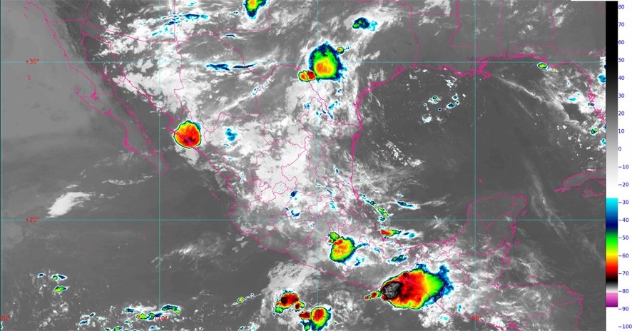 Ambiente caluroso y muy caluroso en zonas de Campeche, con chubascos vespertinos en Campeche, Yucatán y Quintana Roo.
