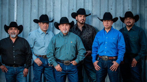 Intocable anuncia importante donación durante su gira 2025