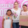 Atenea Gómez entrega apoyos alimentarios del programa “Isleña de Corazón” en el poblado de Francisco May