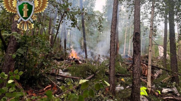 Avión con 48 personas se estrella en Rusia