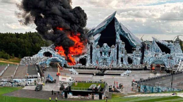 Se incendia el escenario principal de Tomorrowland 2025 en Bélgica