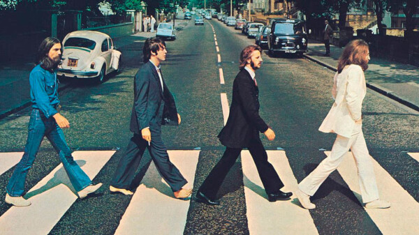 Subastan boletos originales de conciertos de The Beatles