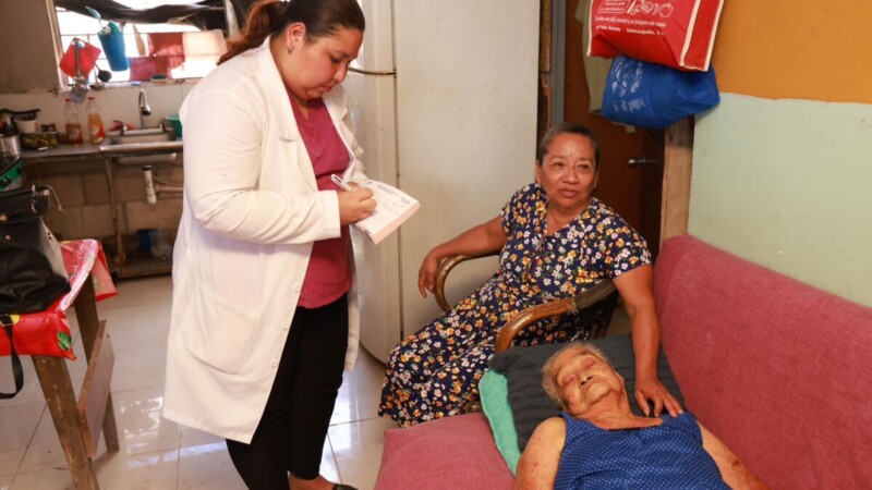Gobierno Municipal acerca servicios de salud a personas vulnerables a través del Programa Médico en tu Casa
