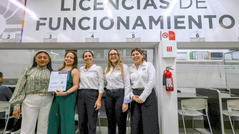 Ana Paty Peralta fomenta la actividad comercial regularizada