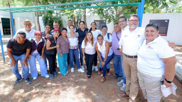 Supervisa Ana Paty Peralta COBUS 220 para fomentar el desarrollo social