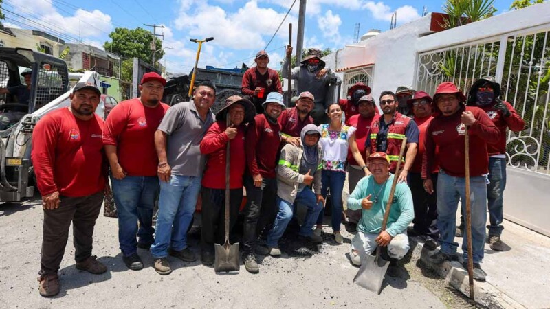 Supervisa Ana Paty Peralta trabajos de bacheo en la ciudad
