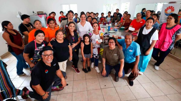 Promueve Ana Paty Peralta la cultura de paz en la niñez y juventud de Cancún