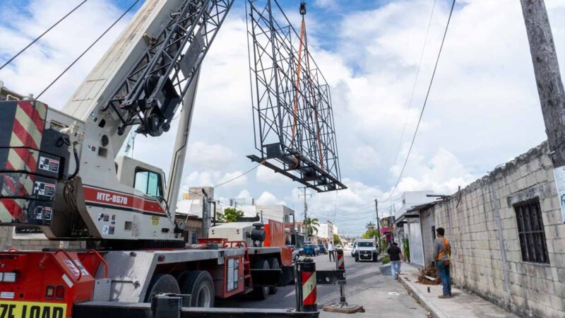 Avanza gobierno de BJ en retiro de espectaculares del área urbana