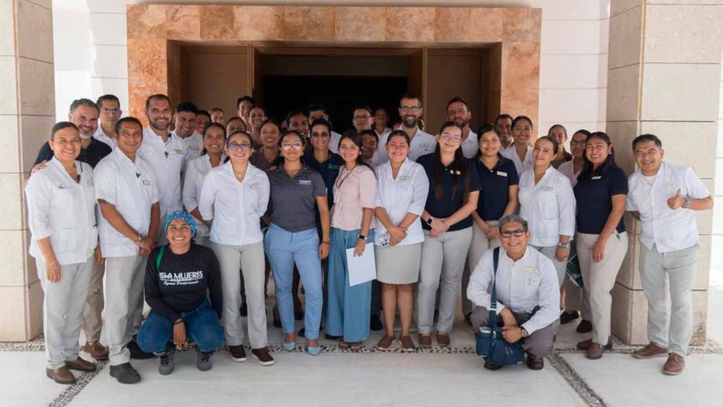 Gobierno de Isla Mujeres refuerza protección de las tortugas marinas con pláticas de sensibilización al sector hotelero