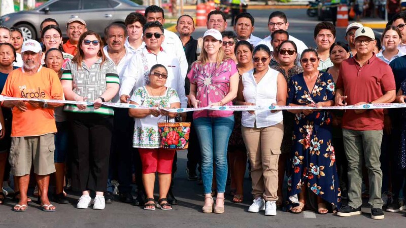 Atenea Gómez Ricalde inaugura obra de ampliación de la vialidad en la calle Candelero de Isla Mujeres