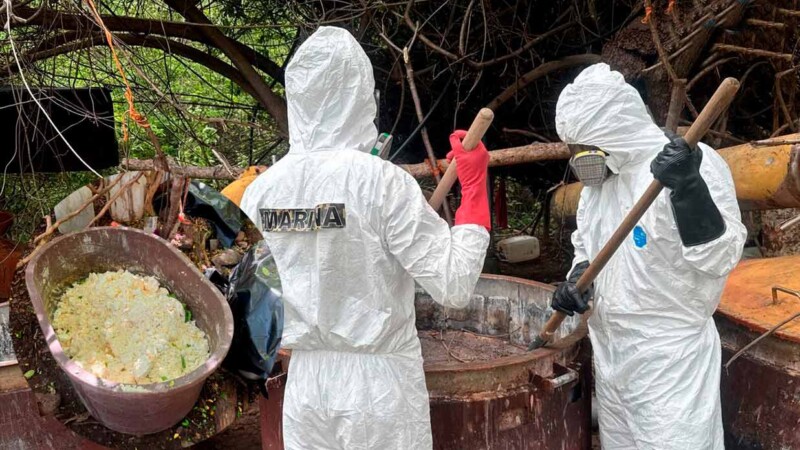 Fuerzas federales desmantelan narcolaboratorio en Sinaloa con casi una tonelada de metanfetamina 