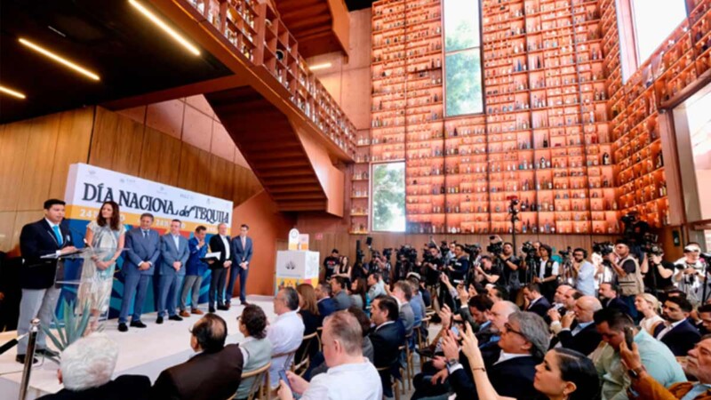 Guadalajara rompe récord mundial con la mayor colección de botellas de tequila