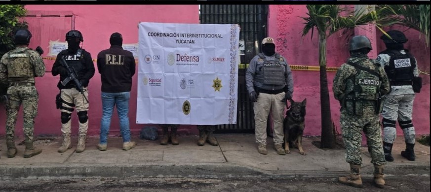 En el interior del inmueble, ubicado en la calle 62, entre 187-D y 189, se aseguraron seis paquetes de plástico transparente sellados al vacío y varias bolsitas.