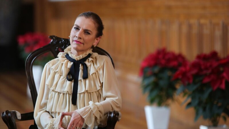 “Cachetada con guante blanco” de Beatriz Gutiérrez a detractores