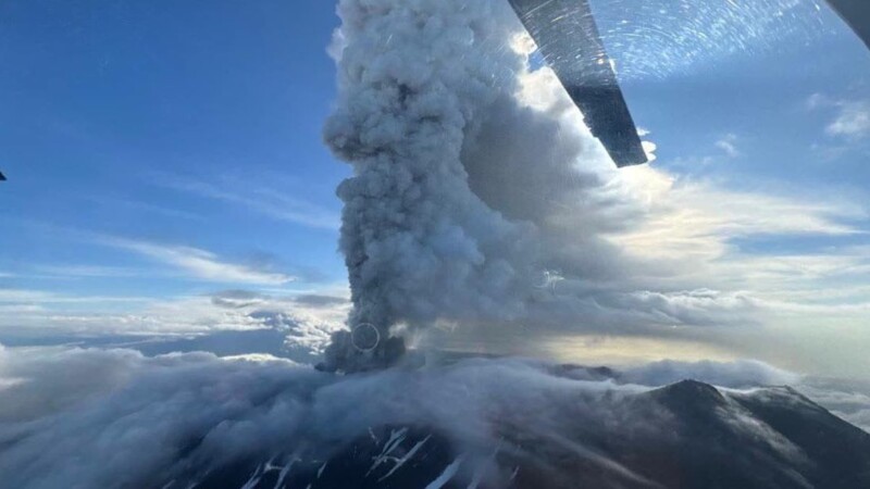 Volcán de Rusia entra en erupción después de 600 años