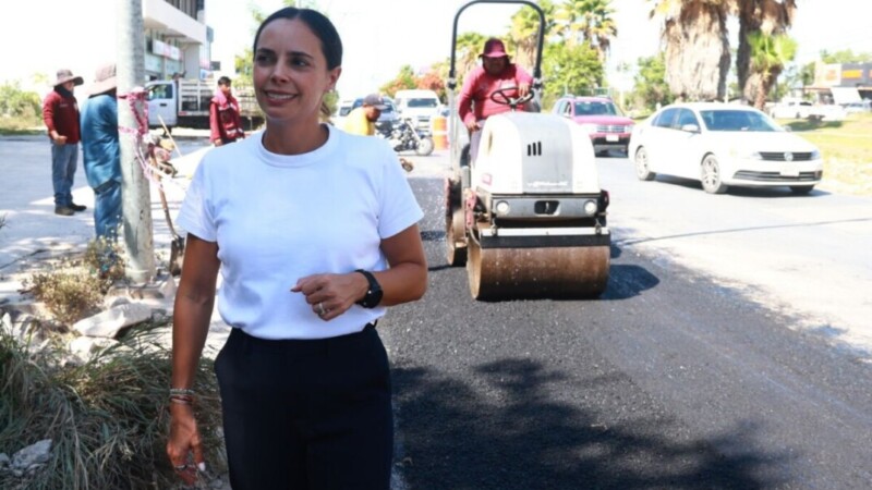 Avanzan trabajos de mantenimiento vial en la Avenida Huayacán
