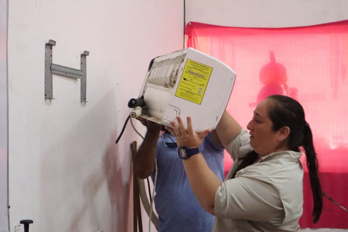 Gobierno Municipal continúa impulsando la capacitación de las mujeres en oficios no tradicionales; las alumnas ya están poniendo en práctica lo aprendido en el curso.