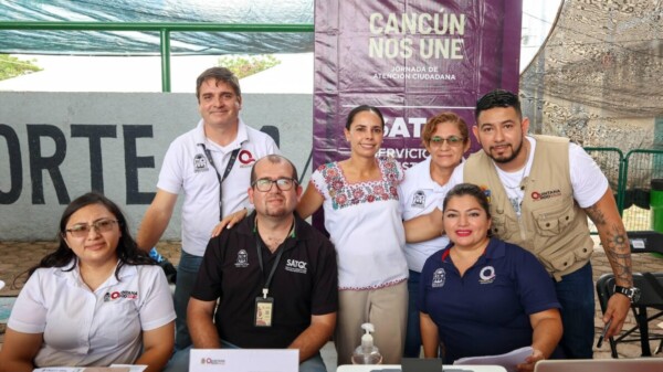 Ana Paty Peralta escucha y resuelve gestiones ciudadanas en Cancún