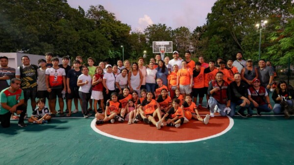 Cumple Ana Paty Peralta con el rescate de espacios deportivos