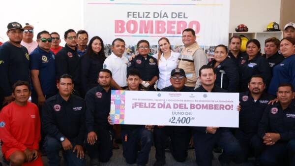 Atenea Gómez Ricalde reconoce invaluable labor del personal del H. Cuerpo de Bomberos