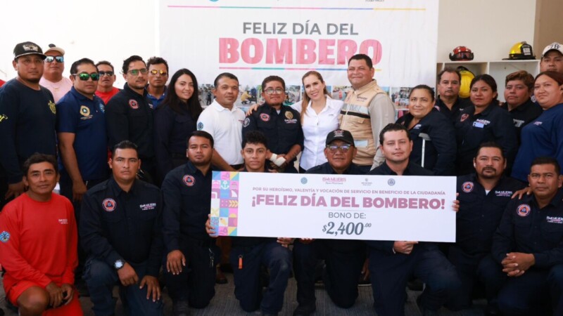 Atenea Gómez Ricalde reconoce invaluable labor del personal del H. Cuerpo de Bomberos