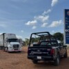 Hallan a trailero muerto en el camarote de su unidad en Cancún (VIDEO)