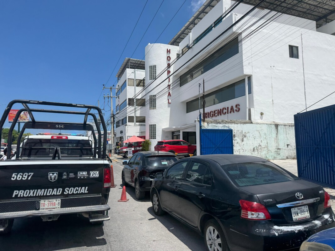 Lesionado con un arma de balines en un asalto en la Región 227 de Cancún; un joven fue llevado a una clínica por sus familiares.