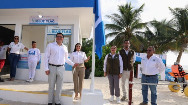 Con orgullo izamos nuevamente la bandera Blue Flag en playa sol y ventana al mar: Blanca Merari 