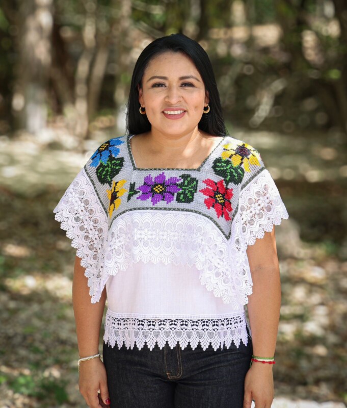 La presidenta municipal resalta que una tradición histórica en el municipio, hoy avanza con el respaldo de su gobierno y del estado, fortaleciendo a dos agrupaciones apícolas en Leona Vicario.