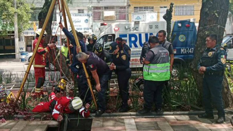 Socavon se "traga" a mujer de la tercera edaden la CDMX