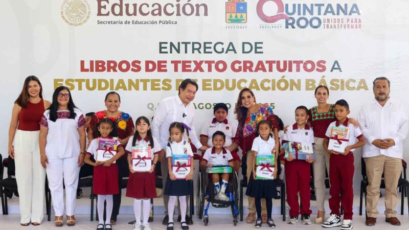 Respalda Ana Paty peralta entrega de libros de texto gratuitos con Mara Lezama y Mario Delgado para niños quintanarroenses