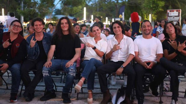 Ana Paty Peralta festeja a la juventud con gran festival