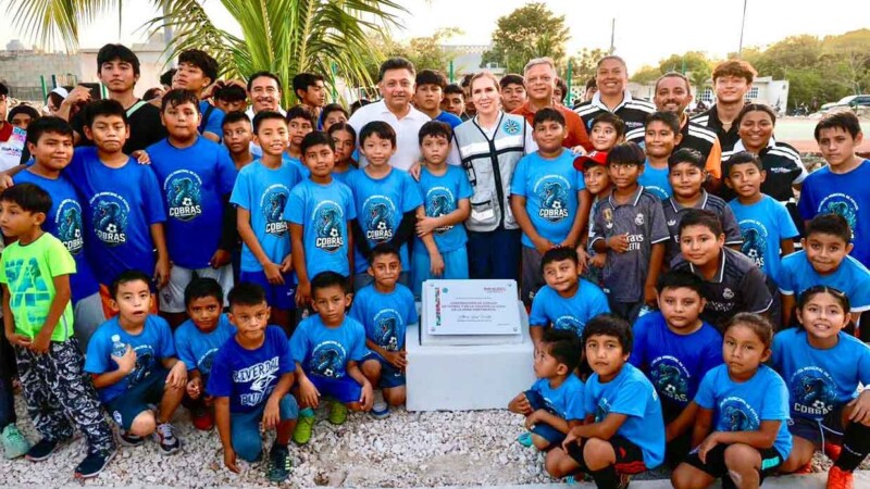 Atenea Gómez Ricalde inicia la obra de la nueva cancha de fútbol 7 en Ciudad Mujeres