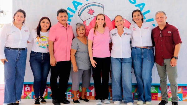 DIF Isla Mujeres y la Beneficencia Pública acercan servicios médicos gratuitos con la Feria de la Salud l
