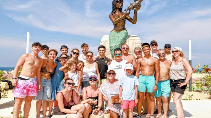 Isla Mujeres celebra el éxito de la nueva escultura “Mujer Isleña” en su primer día