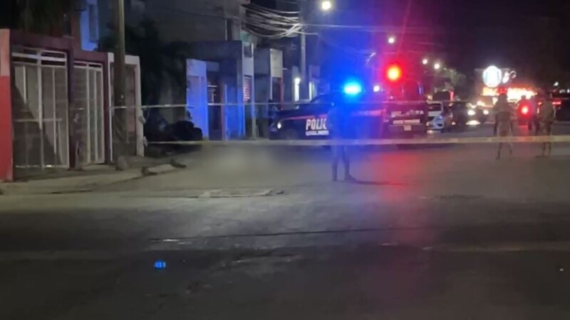 Asesinan a balazos a un sujeto en Galaxia Cancún