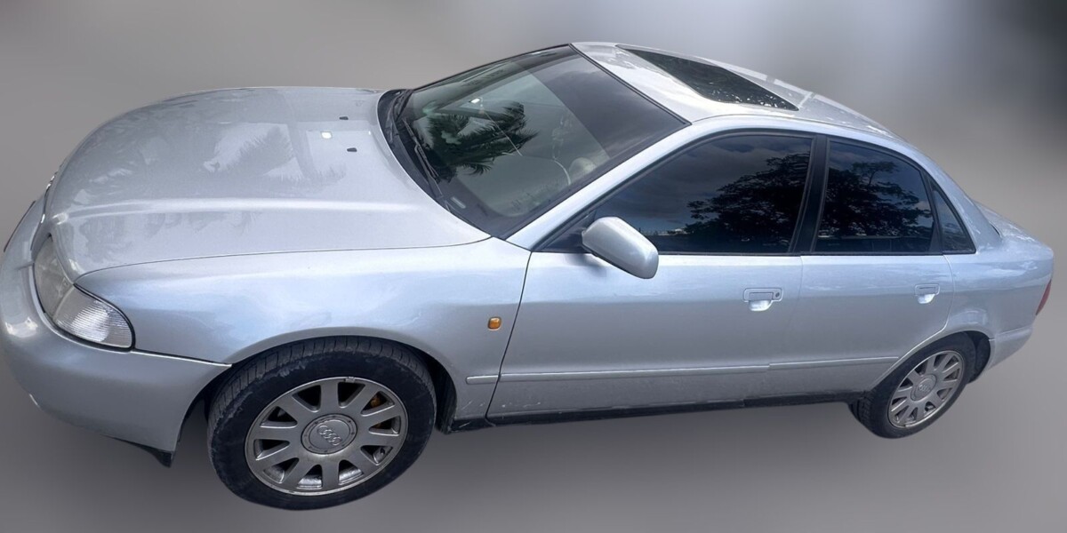 Detienen a presunto narcomenudista en la carretera Cancún-Tulum; Mario Alberto “N” realizaba su ilícita actividad en Audi, tipo A4 con placas del estado.