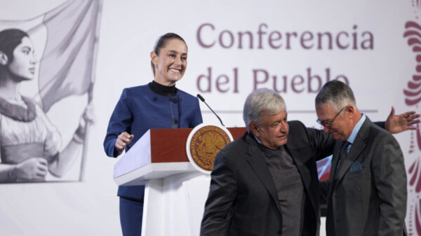 “Tronó la pistolita”, pide diálogo Salinas Pliego