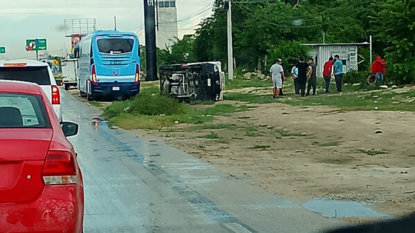 Exceso de velocidad y lluvia generan múltiples accidentes viales en la Colosio