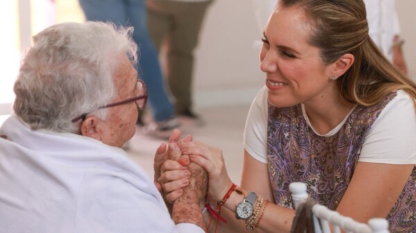 Atenea Gómez Ricalde destaca avances históricos en la atención a los adultos mayores a través del DIF Isla Mujeres