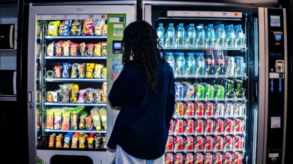 Avalan diputados prohibir venta de bebidas energéticas a menores