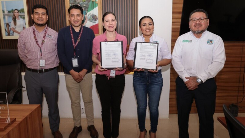 Firma Blanca Merari convenio con la Universidad Vizcaya