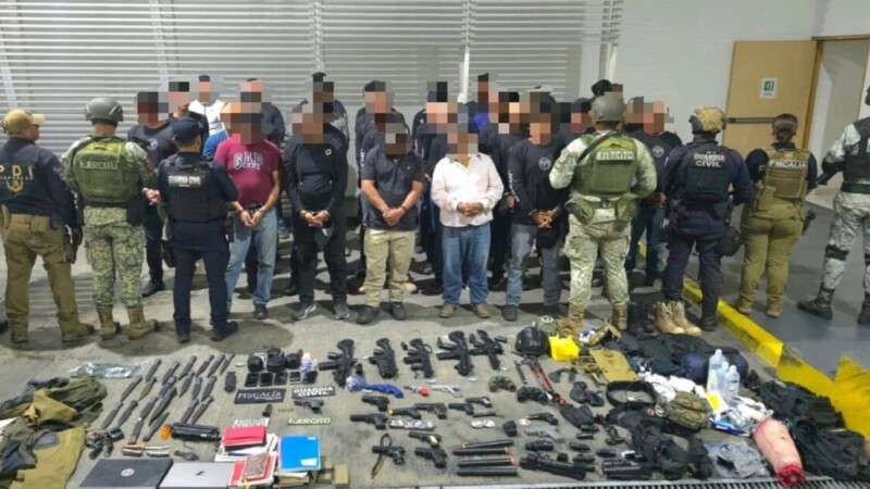 Detienen a evangelistas con réplicas de armas