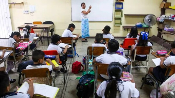 Regresan a clases 23.4 millones de alumnas y alumnos