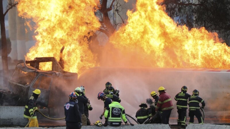 Son 10 personas fallecidas por la explosión de pipa en CdMx