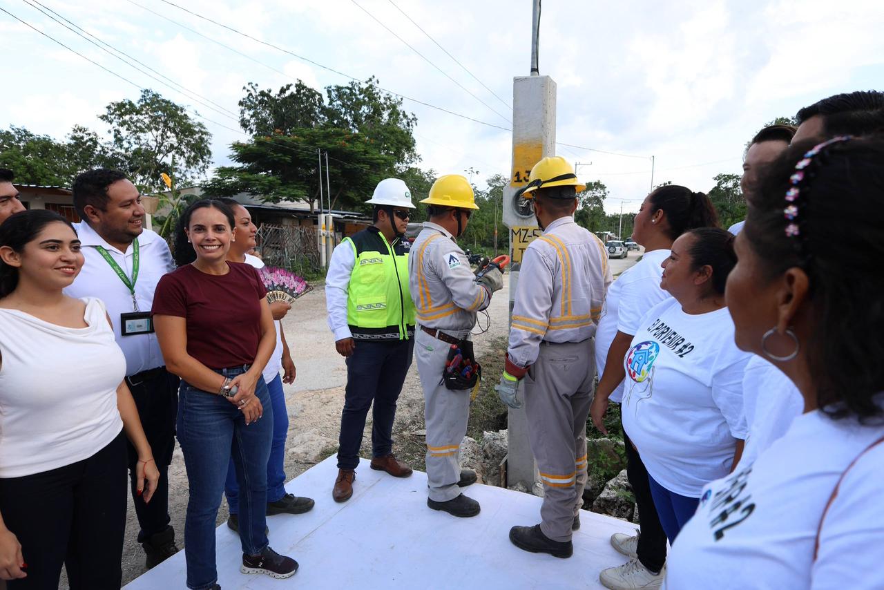 Hechos que transforman Cancún: Ana Paty Peralta regulariza y lleva obras para el bienestar de colonias