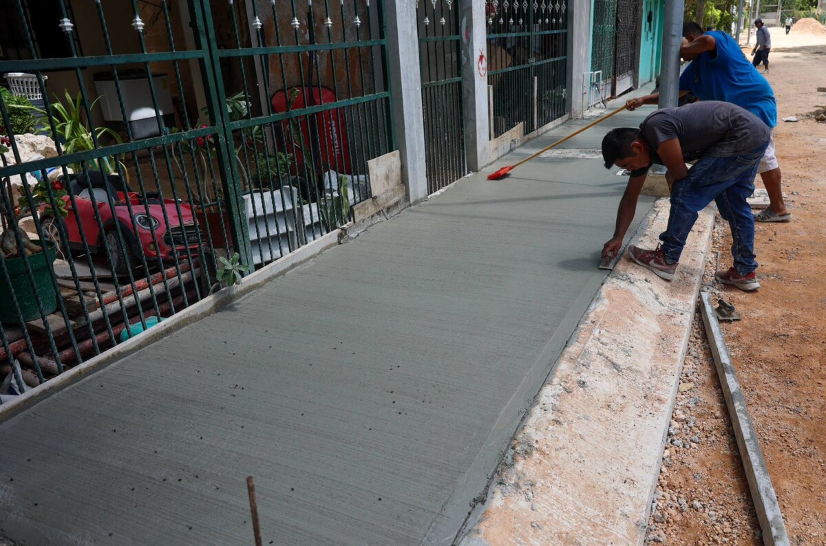 Hechos que transforman Cancún: Ana Paty Peralta regulariza y lleva obras para el bienestar de colonias