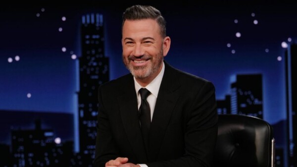 Jimmy Kimmel regresa a la televisión tras suspensión temporal