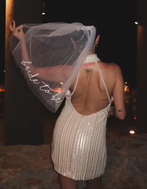 Selena Gómez y Benny Blanco ultiman detalles de su boda en California