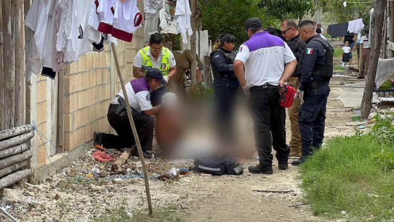 Vecinos someten a sujeto tras agredir a una familia en la Región 227 de Cancún (VIDEO)